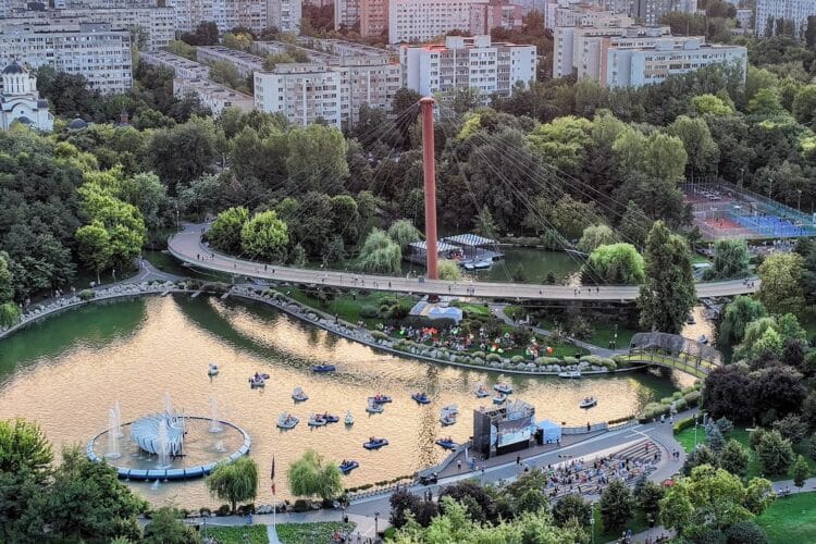 Bătălia Cartierelor: Tineretului vs. Titan. Unde este mai bine să locuiești? (Analiză completă)